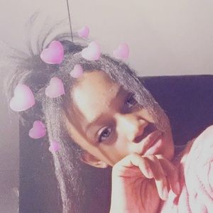 Meet your Posher, Abigail